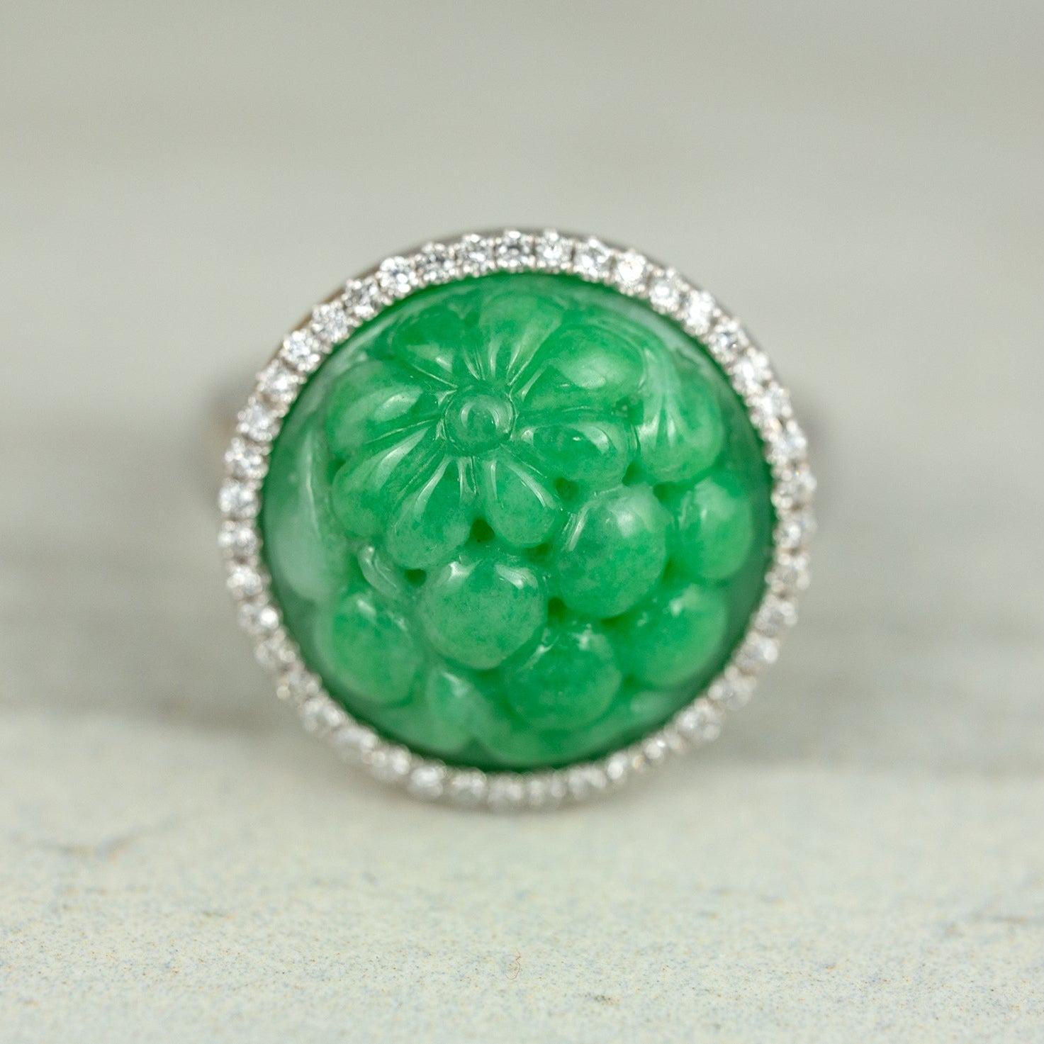 18k white gold green jadeite jade carved dome ring  jewelry for women