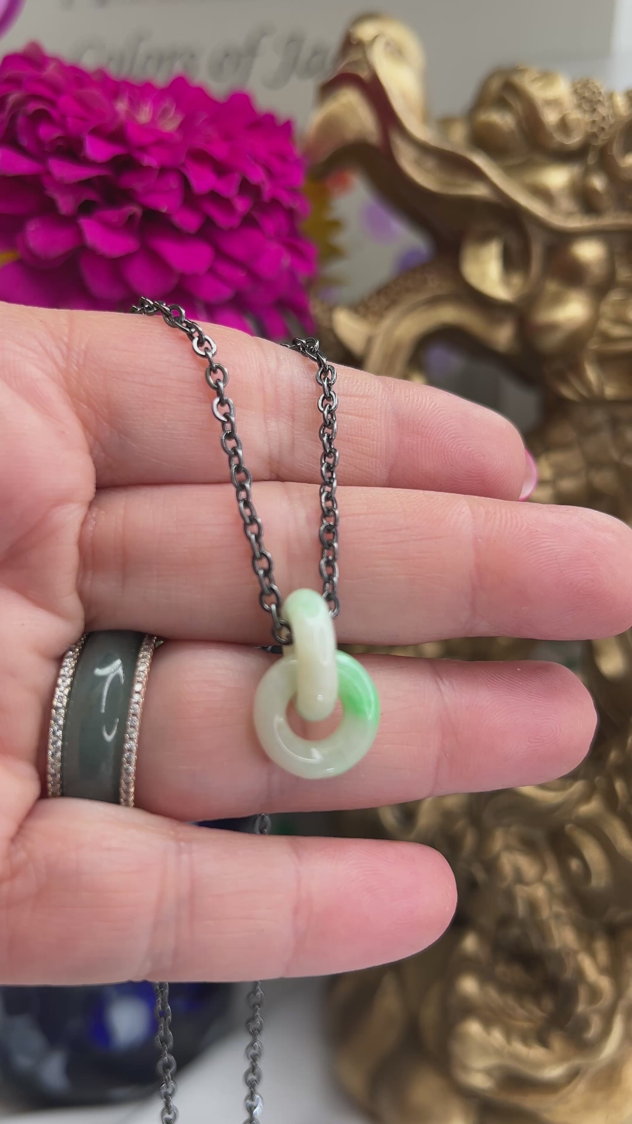 Green Jadeite Jade Interlocking Double Ring Necklace on 20