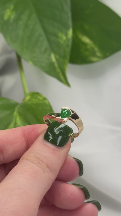 14K YELLOW GOLD GREEN JADEITE JADE RING UPC #288683