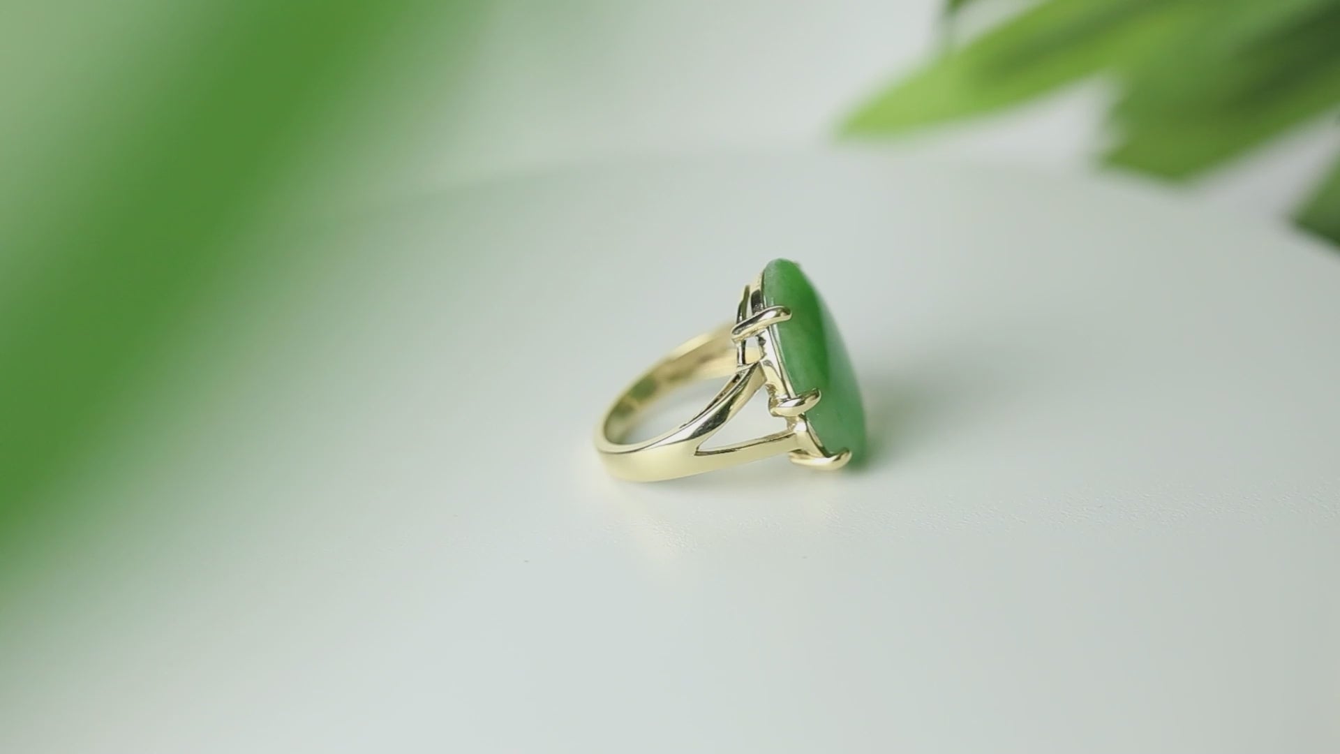 Ladies Jadeite Jade Fashion Ring in 14K Yellow Gold – Mason
