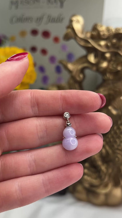 18K WHITE GOLD LAVENDER JADEITE JADE 'HULU' GOURD PENDANT UPC #345522