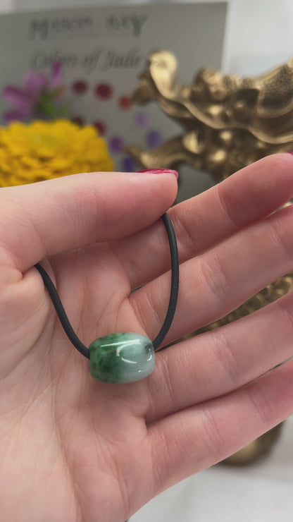 GREEN JADEITE JADE BEAD SLIDE NECKLACE UPC #371590
