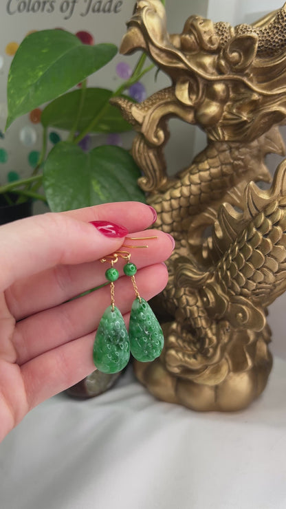 18K YELLOW GOLD GREEN JADEITE JADE CARVED TEAR DROP EARRING UPC #376526