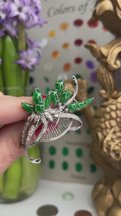 ESTATE 18K WHITE GOLD ESTATE GREEN JADEITE JADE PIN UPC #336759