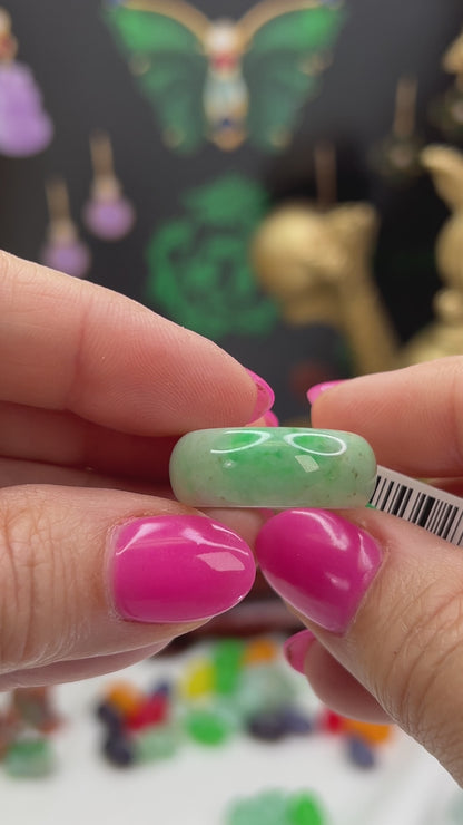 Green Jadeite Jade Band Ring Finger Size 7.5 | UPC #275515