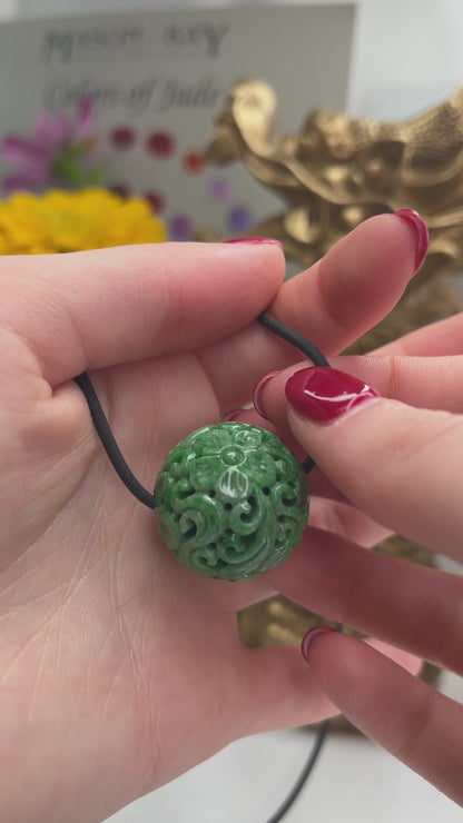 GREEN JADEITE JADE CARVED BEAD NECKLACE UPC #389175