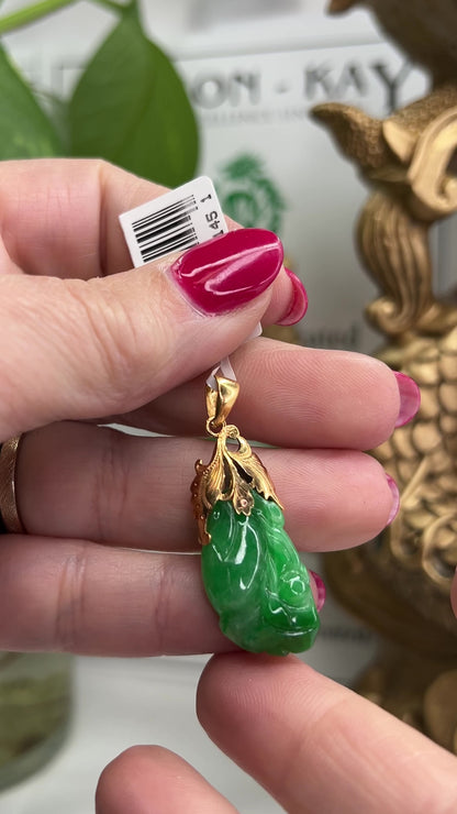 ESTATE YELLOW GOLD GREEN JADEITE JADE CARVED GOURD W/FLORA PENDANT UPC #391451