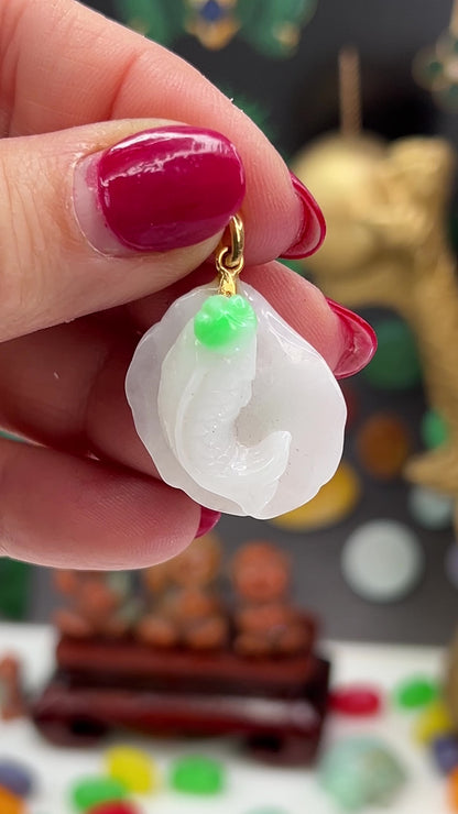 Vintage White & Green Jadeite Jade 14K Yellow Gold Pendant UPC #405103