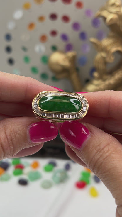 Estate Green Jadeite Jade Saddle Ring in 18K Yellow Gold | UPC #399242