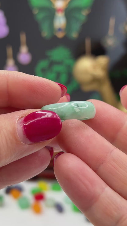 Green Jadeite Jade Band Ring Finger Size 8 | UPC #370883